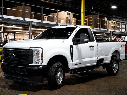 Used 2025 Ford F250 XL w/ FX4 Off-Road Package AWD/4WD image 3
