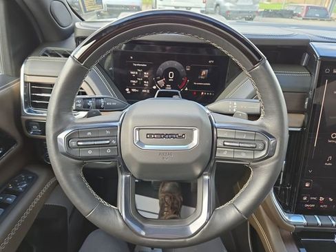 Used 2025 GMC Yukon Denali Ultimate w/ LPO, Floor Liner Package image 18