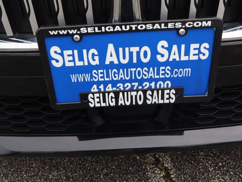 Used 2022 BMW 750i xDrive w/ Executive Package AWD/4WD image 24