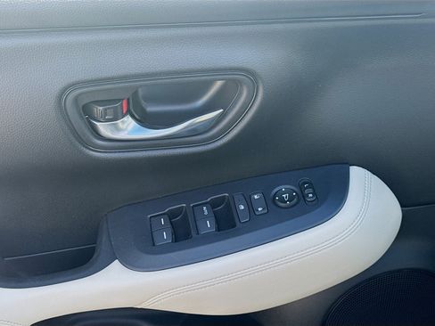 Used 2024 Honda HR-V LX image 16