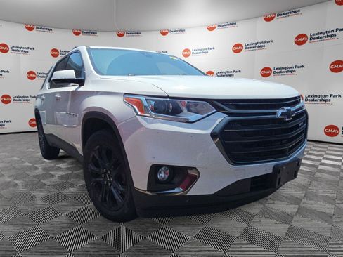 Used 2020 Chevrolet Traverse RS FWD image 1