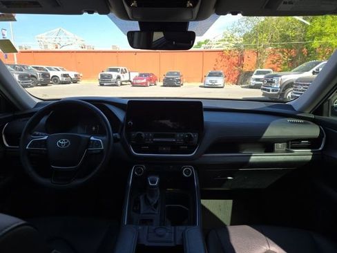 Used 2024 Toyota Grand Highlander XLE image 7