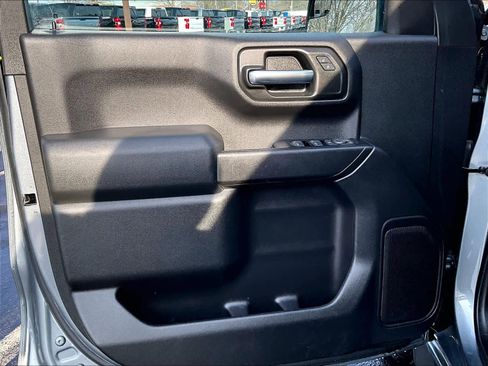 Used 2019 Chevrolet Silverado 1500 Custom w/ Custom Value Package image 9