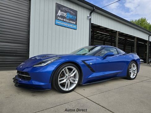 Used 2019 Chevrolet Corvette Stingray Coupe w/ 1LT RWD image 1