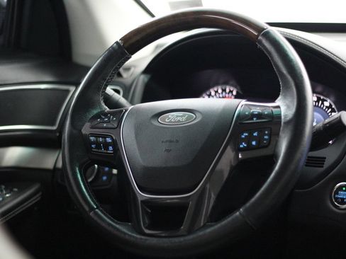 Used 2018 Ford Explorer Platinum AWD/4WD image 11
