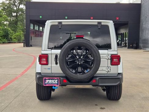 Used 2023 Jeep Wrangler Sahara image 6