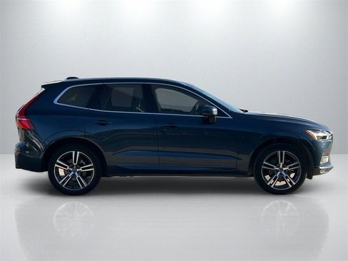 Used 2021 Volvo XC60 T5 Momentum w/ Protection Package Premier image 4
