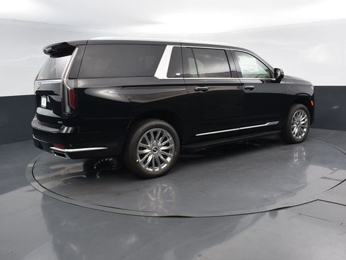 Certified 2024 Cadillac Escalade ESV Premium Luxury w/ Performance Package image 6