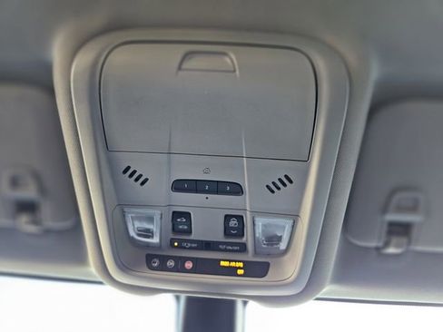 Used 2018 GMC Terrain SLT w/ Preferred Package image 26