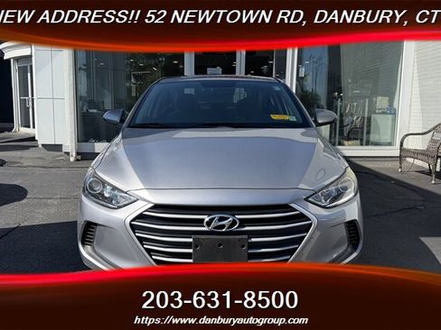 Used 2017 Hyundai Elantra SE FWD image 8