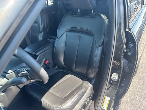 Used 2024 Jeep Grand Cherokee L Limited w/ Black Appearance Package AWD/4WD image 15