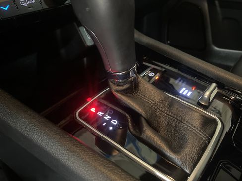 Used 2024 Jeep Compass Limited image 22