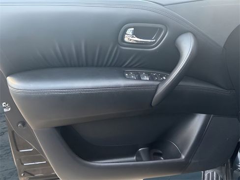 Used 2022 Nissan Armada SV image 21