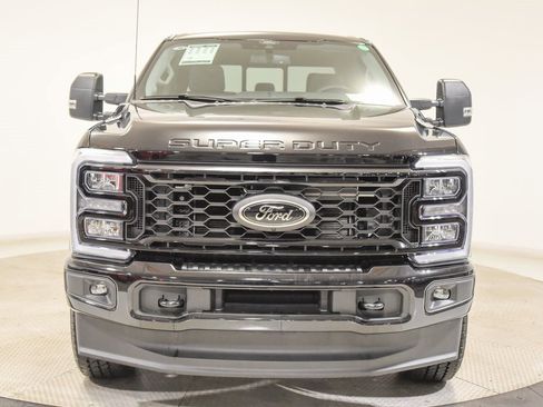 Used 2025 Ford F350 XLT w/ Black Appearance Package image 15