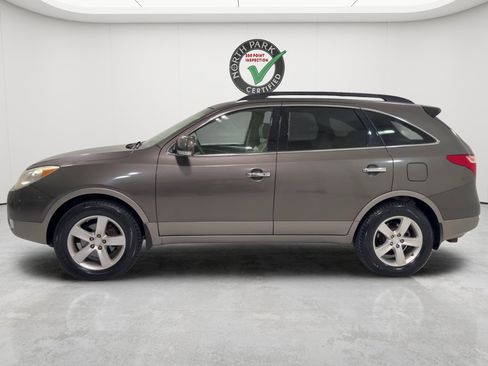 Used 2009 Hyundai Veracruz Limited w/ Navigation Pkg 4 AWD/4WD image 2
