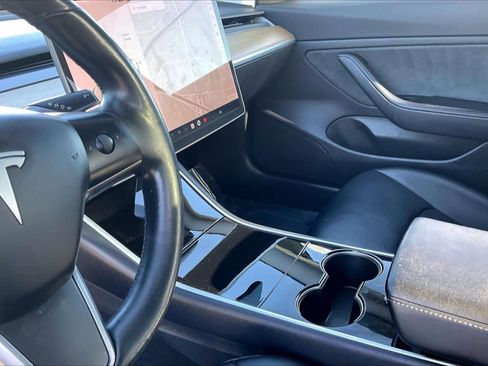 Used 2018 Tesla Model 3 Long Range RWD image 12