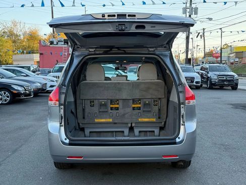 Used 2013 Toyota Sienna LE FWD image 9