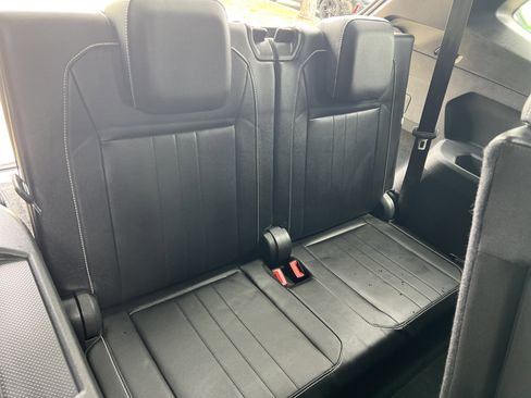 Used 2022 Volkswagen Tiguan SE R-Line FWD image 29