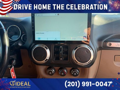 Used 2016 Jeep Wrangler Unlimited Sahara w/ Connectivity Group AWD/4WD image 26