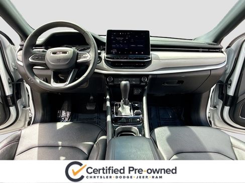 Used 2024 Jeep Compass Limited AWD/4WD image 3