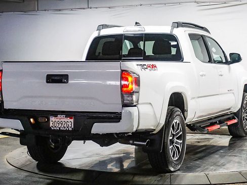 Certified 2021 Toyota Tacoma TRD Sport w/ Technology Package image 11