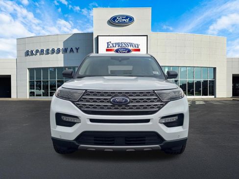 Used 2023 Ford Explorer Limited image 3