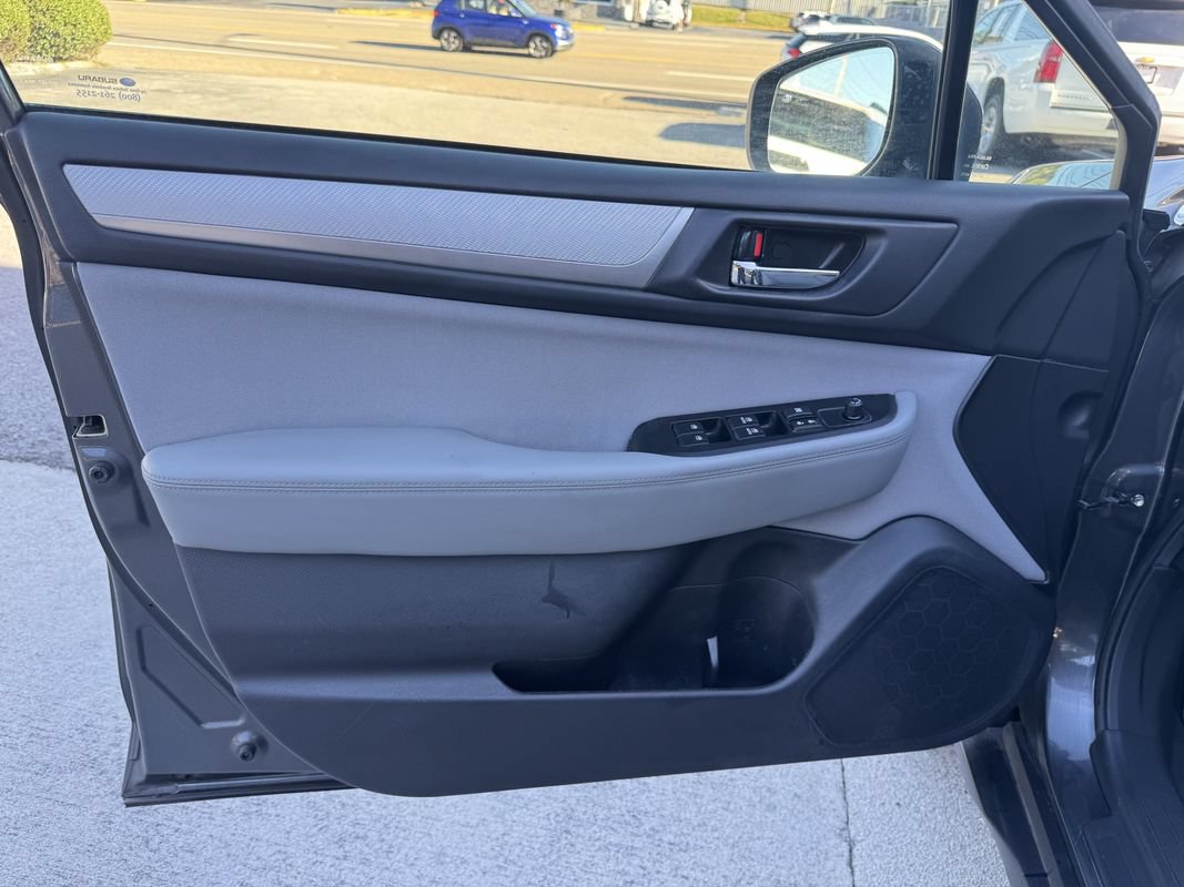 Used 2018 Subaru Outback 2.5i Premium AWD/4WD image 18