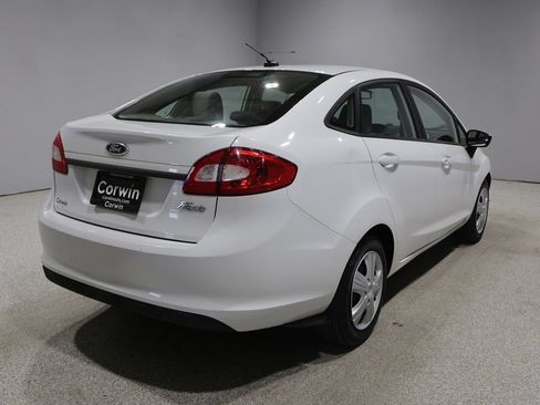 Used 2012 Ford Fiesta S FWD image 2