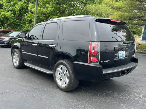 Used 2013 GMC Yukon Denali AWD/4WD image 3