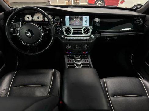 Used 2016 Rolls-Royce Wraith RWD image 19