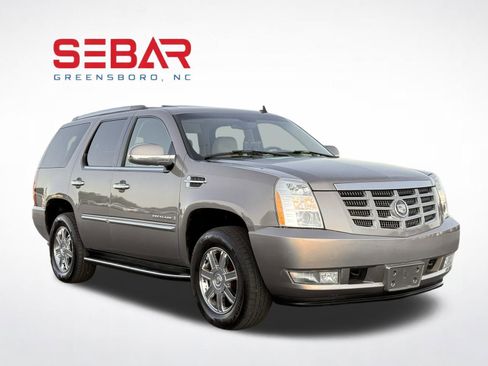 Used 2007 Cadillac Escalade AWD w/ Information Package image 6