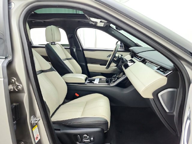 Used 2018 Land Rover Range Rover Velar AWD/4WD image 18