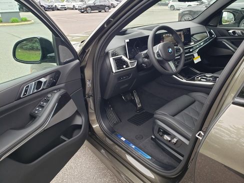 New 2026 BMW X5 xDrive40i w/ M Sport Package AWD/4WD image 10