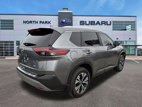 Used 2023 Nissan Rogue SV w/ SV Premium Package image 3