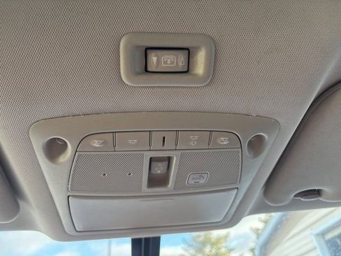 Used 2019 Nissan Pathfinder SL image 17