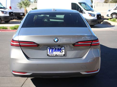 Used 2025 BMW 530i image 6