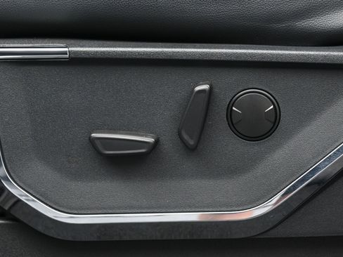 Used 2024 Ford F250 Lariat w/ Sport Appearance Package image 9