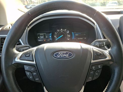 Used 2022 Ford Edge SEL w/ Convenience Package image 19