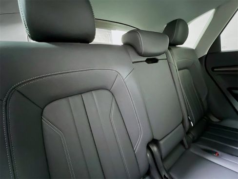 Used 2023 Audi Q5 2.0T Premium w/ Convenience Package image 25