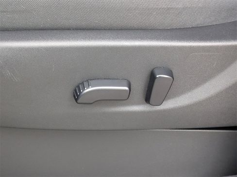 Used 2024 Nissan Frontier SV w/ Hardbody Edition image 34