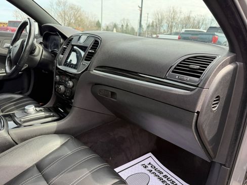 Used 2018 Chrysler 300 S w/ 300S Premium Group image 12