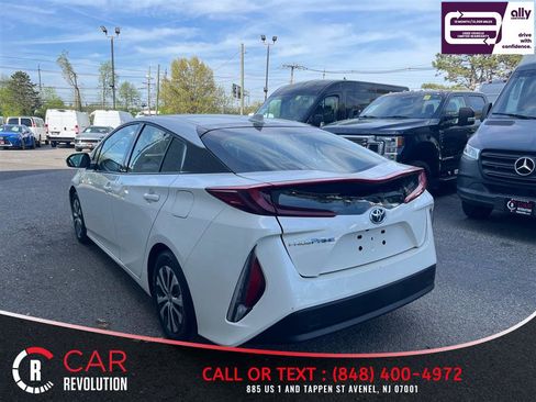 Used 2020 Toyota Prius Prime LE FWD image 5