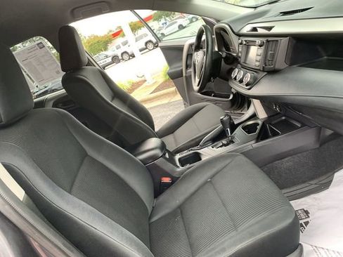 Used 2017 Toyota RAV4 LE w/ Carpet Mat Package AWD/4WD image 14