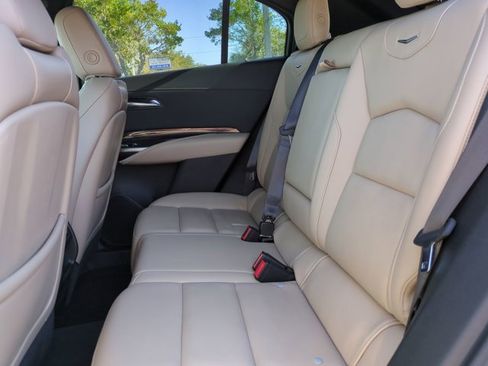Used 2024 Cadillac XT4 Premium Luxury image 14