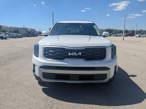 Certified 2024 Kia Telluride S image 2
