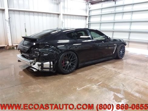 Used 2013 Porsche Panamera 4 image 2