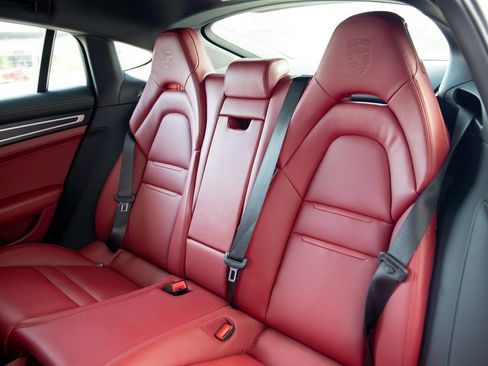 Certified 2023 Porsche Panamera 4 Platinum Edition image 18