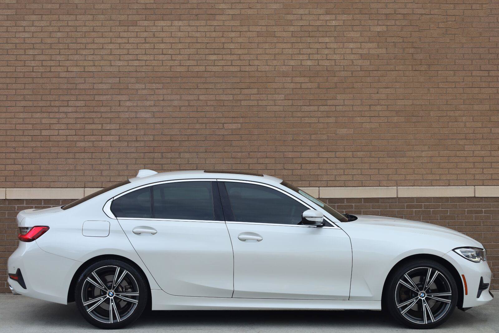 Used 2021 BMW 330i Sedan w/ Premium Package RWD image 3