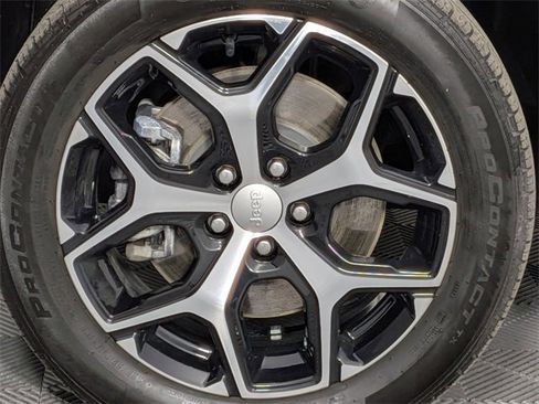 Used 2024 Jeep Compass Limited image 8