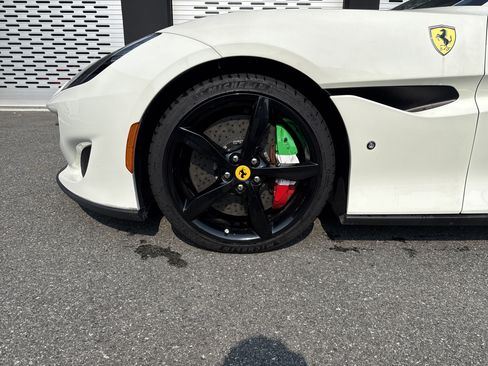Used 2019 Ferrari Portofino RWD image 6